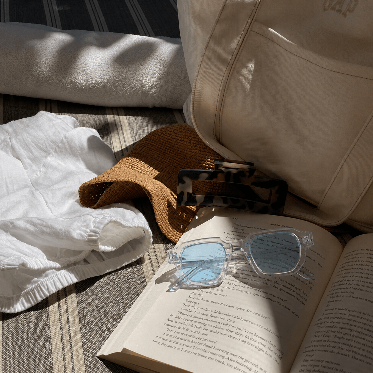 Y2K Rectangle Sunglasses - NomadXplore